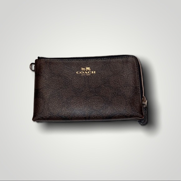 Coach Handbags - 🚨🔴Coach wristlet signature canvas